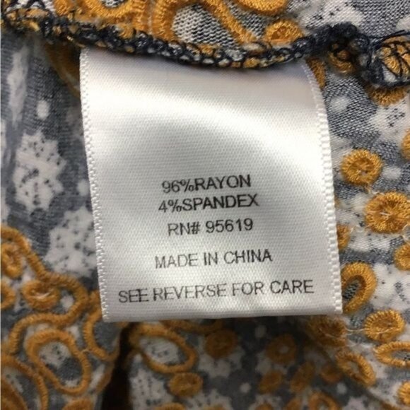 Fever Women’s Short Sleeve Elastic Collar Geometric Tunic, Navy, size 1X - Picture 7 of 8